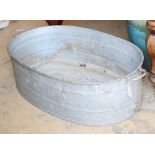 A galvanised metal tub, W.104cm, D.58cm, H.29cm