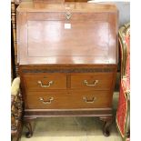 An Edwardian mahogany bureau, W.72cm