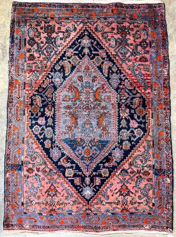 A Sarouk rug, 146 x 104cm