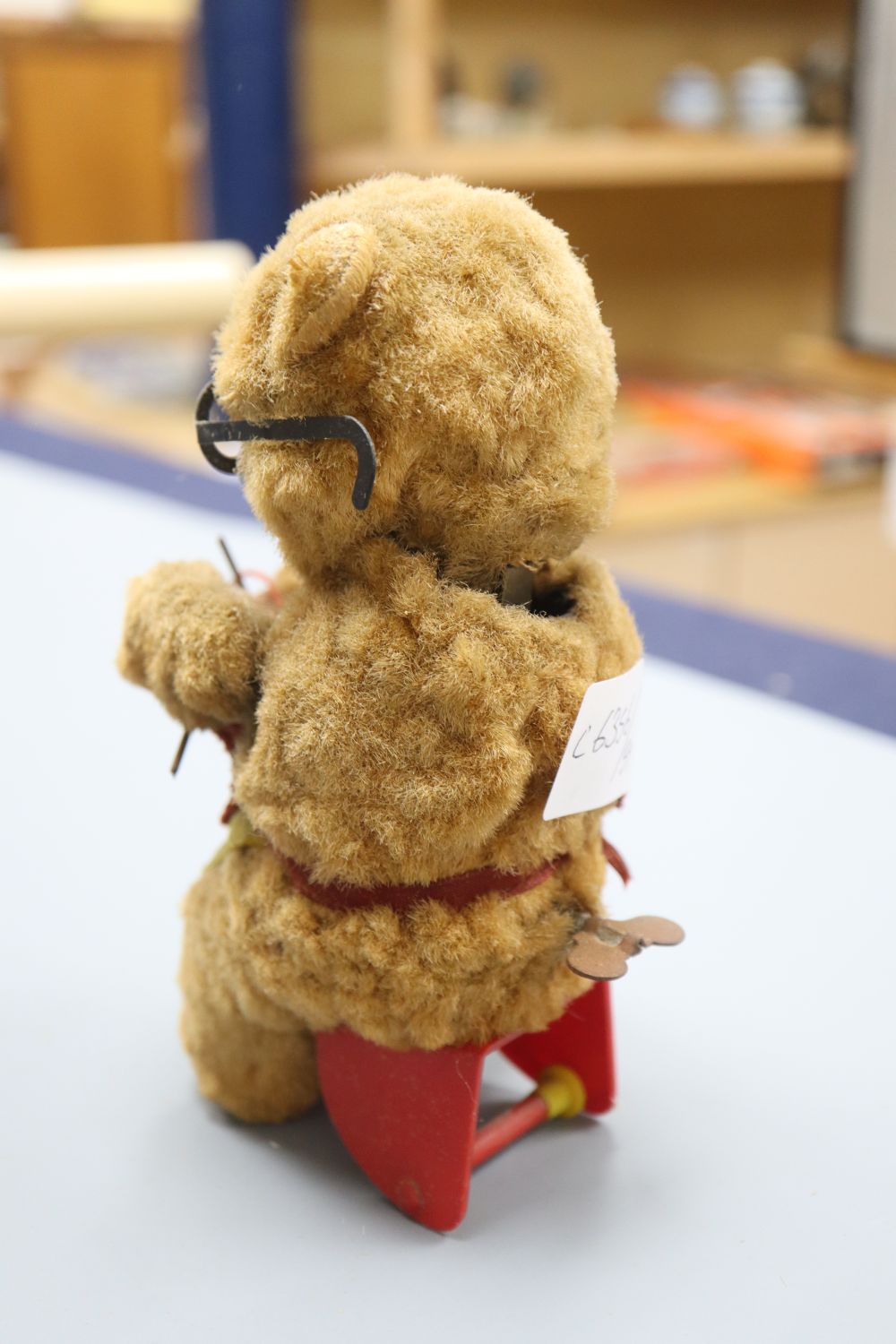 An automaton knitting bear, height 16cm - Image 3 of 3