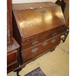 An 18th century Dutch oak bureau, W.92cm, D.54cm, H.101cm