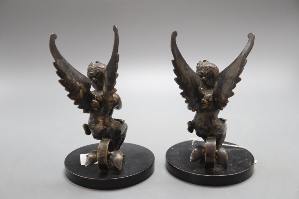 A pair of 19th century bronze cherub bookends, height 16cm - Image 4 of 4