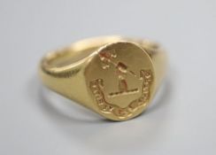 An 18ct gold intaglio seal signet ring, 8.8grams