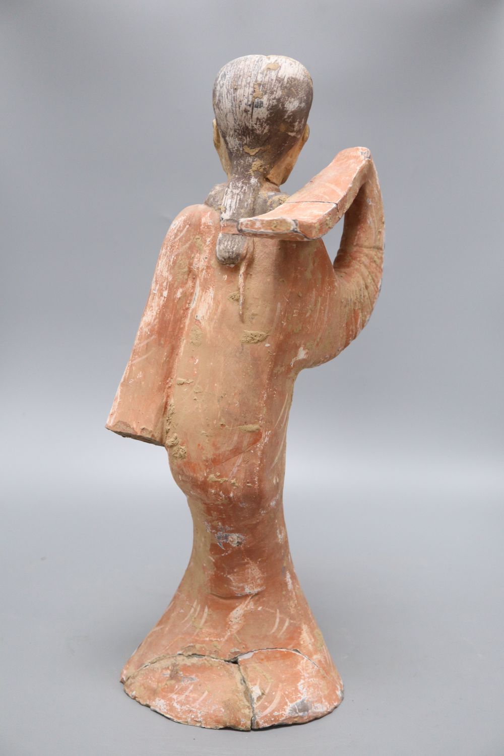 A Chinese painted pottery figure of a dancer, Han dynasty or later, height 45cm - Bild 5 aus 5