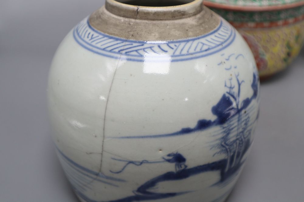 A Chinese blue and white jar, a dish and an Indian porcelain box and cover, tallest 20cmCONDITION: - Image 3 of 8