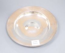 A reproduction plain armada dish, R. Carr Ltd, London 1988, 34oz