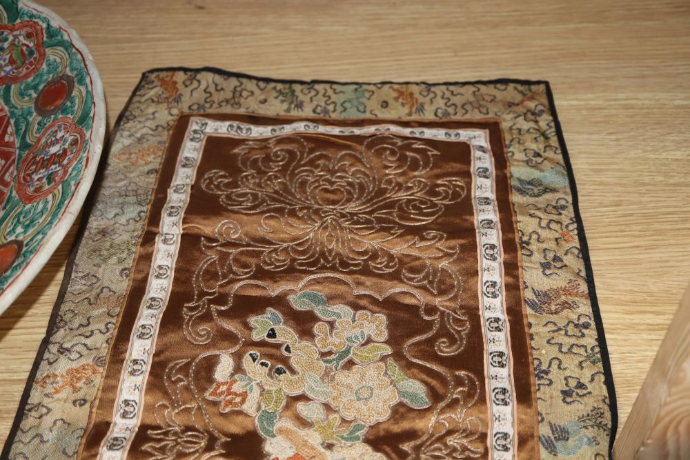 A 19th century Chinese embroideries (4) - Bild 5 aus 6