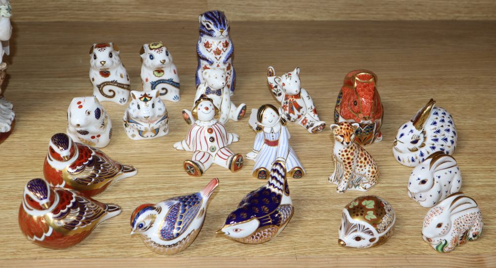 A collection of Royal Crown Derby animal clown ceramic paperweights (19)