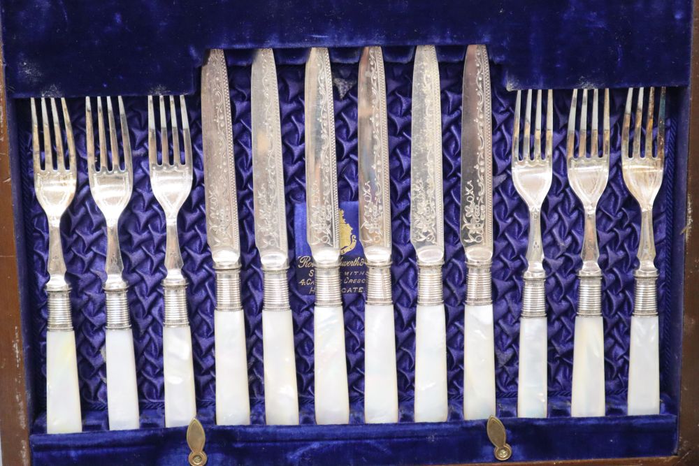 A Victorian electroplate egg cruet stand and cased set of fruit knives and forks - Image 4 of 4