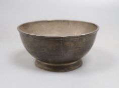 A George V silver bowl, Reid & Sons, London, 1910, 14cm, 8.5oz.