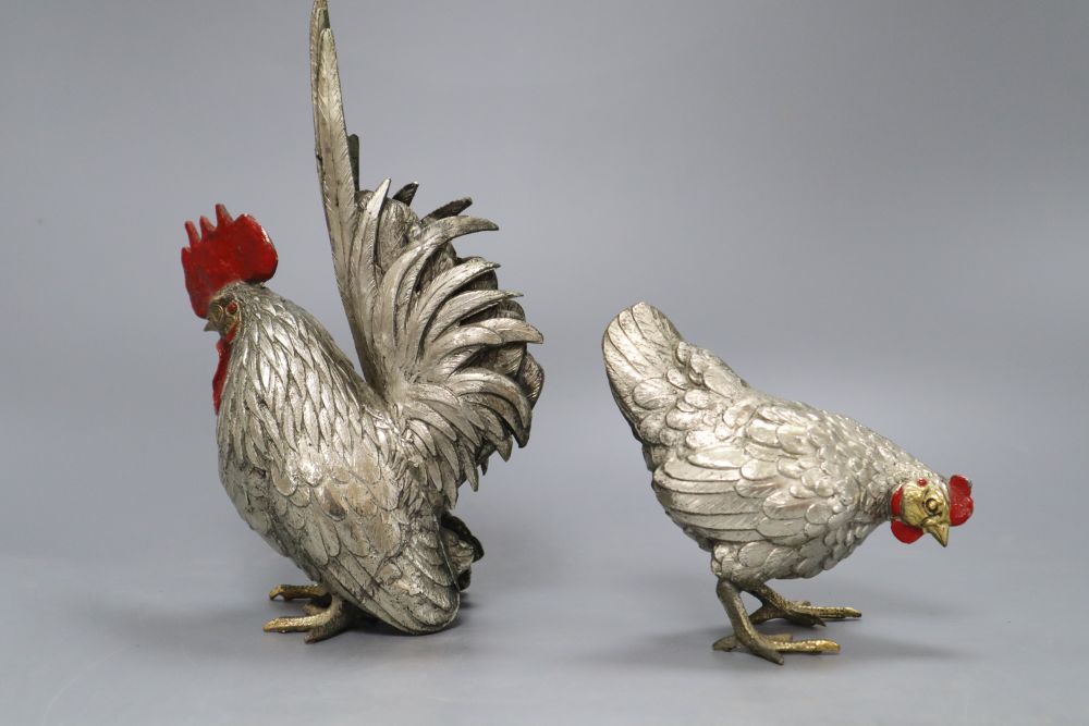 A pair of Japanese patinated metal chickens - Image 3 of 4