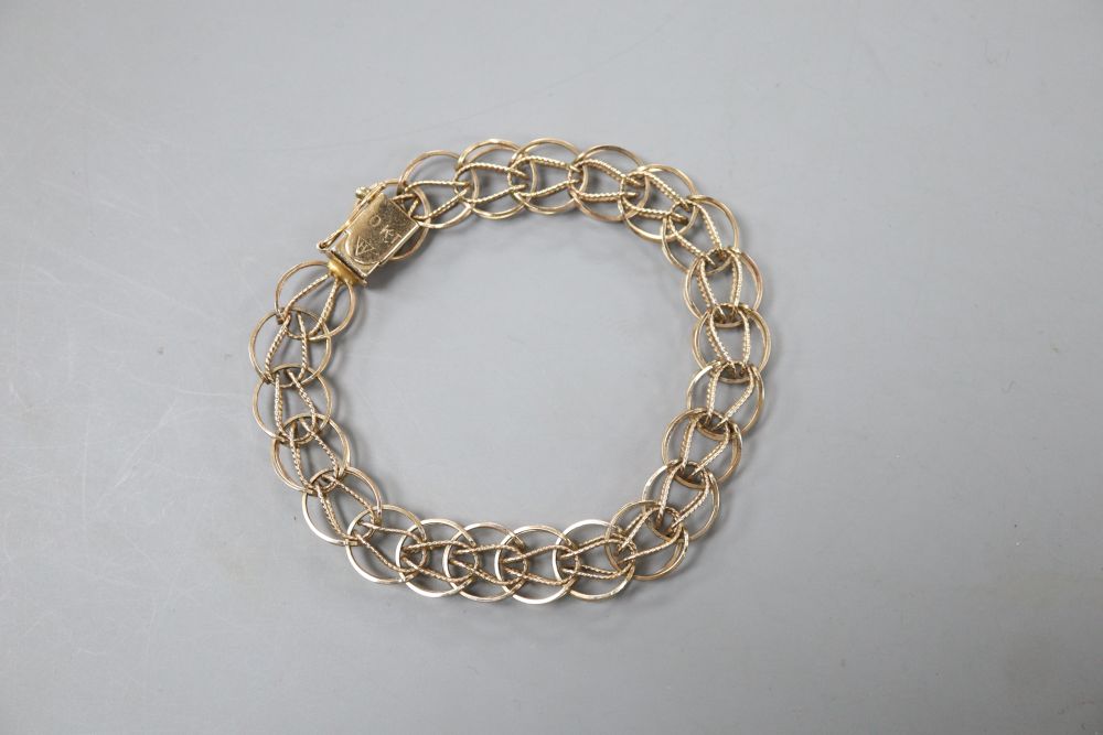 A modern 10kt yellow metal circular link bracelet, 10 grams. - Image 2 of 3