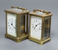 Two lacquered brass carriage timepieces, tallest 12.5cm with handle down