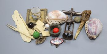 A group of mixed 19th century and later collectibles