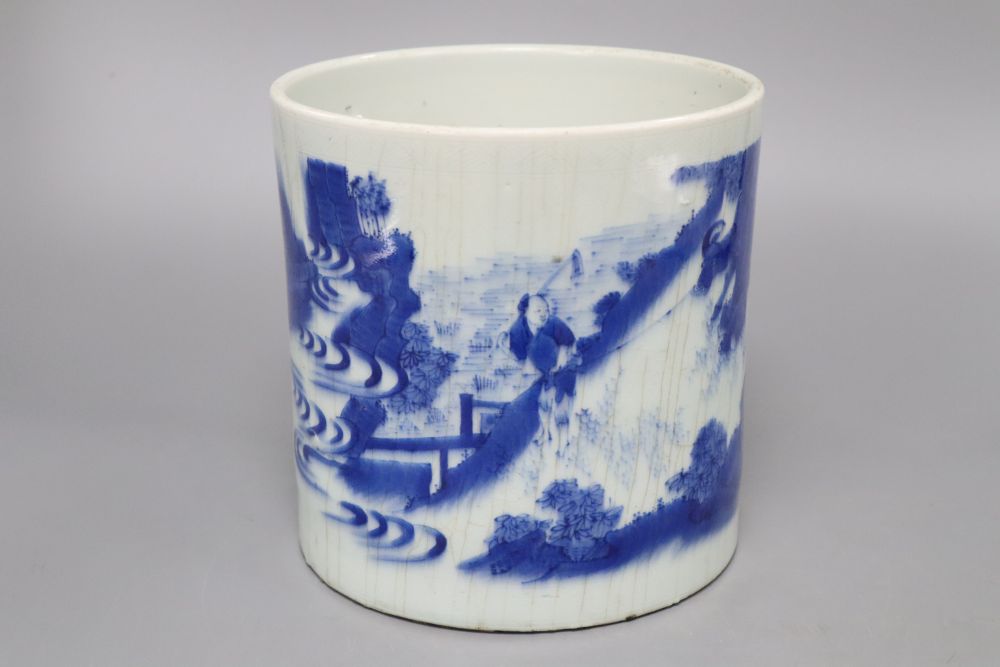 A Chinese blue and white brushpot, height 18cmCONDITION: There is heavy discoloured crazing - Bild 3 aus 8