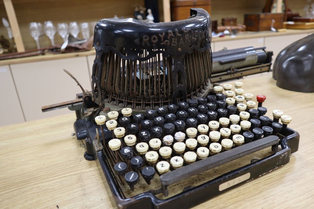 A Royal Bar-Lock typewriter - Image 2 of 4