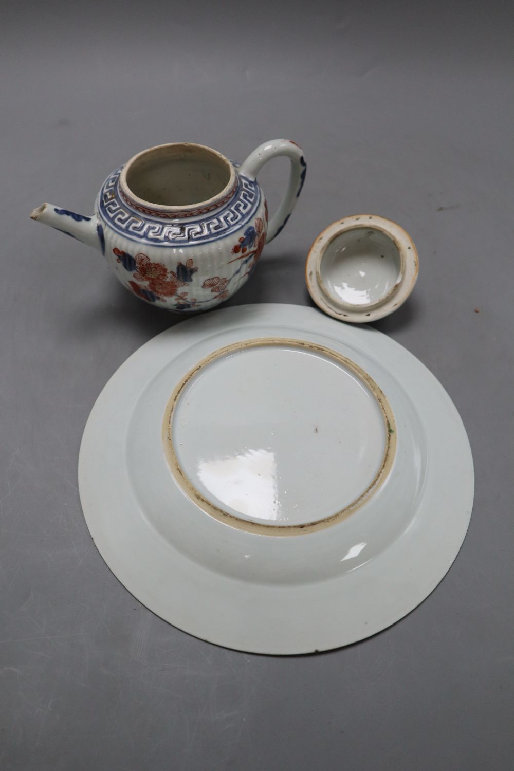 A 18th century Chinese famille rose dish, diameter 23cm, and an Imari porcelain teapot - Image 2 of 2