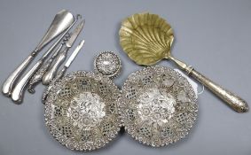 A pair of Edwardian pierced repousse silver bonbon dishes, Birmingham, 1901, 11.8cm, a similar