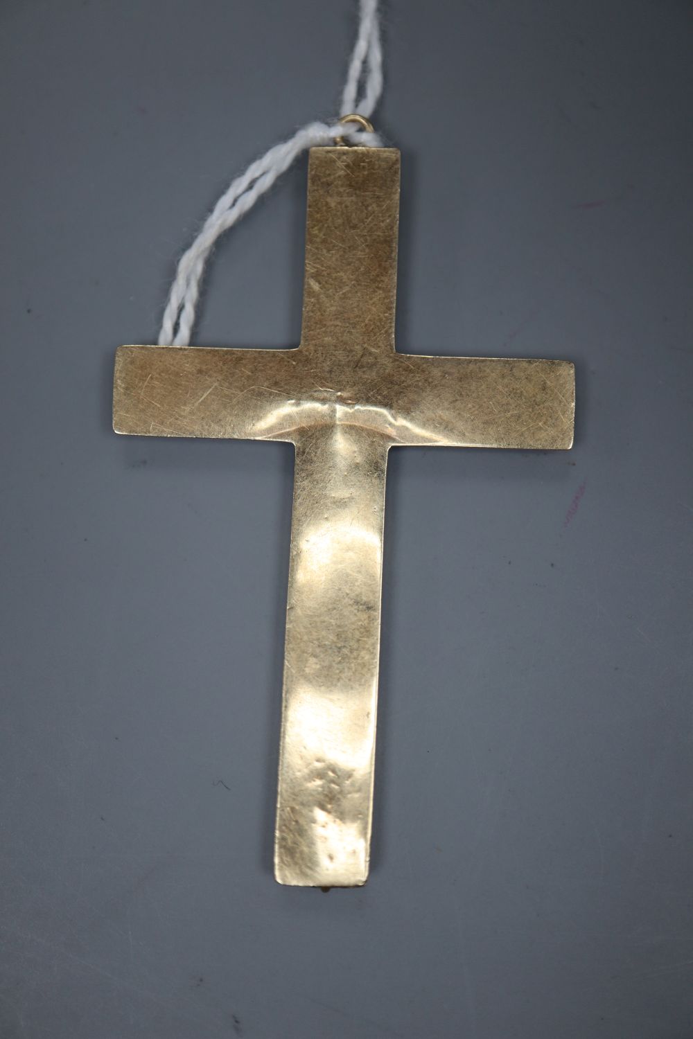 A Victorian yellow metal, black enamel and split pearl set mourning cross pendant, 57mm, gross 3.3 - Image 2 of 2