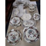 A Victorian Wedgwood Beatrice pattern part dinner service (42)