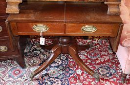 An oak sofa table, width 86cm, depth 66cm, height 74cm