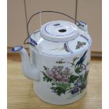 A Chinese cylindrical porcelain tea pot