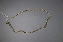 An 18ct gold baton and oval link necklace, 45cm, 16.5 grams.