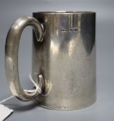 A George VI silver mug, with engraved initials, Lee & Wigfull, Sheffield, 1937, 93mm, 197 grams.