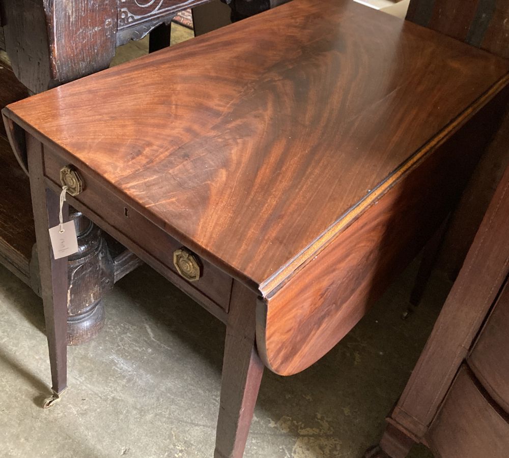 A George III mahogany Pembroke table, width 79cm, depth 48cm, height 70cm - Image 2 of 2