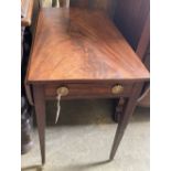 A George III mahogany Pembroke table, width 79cm, depth 48cm, height 70cm