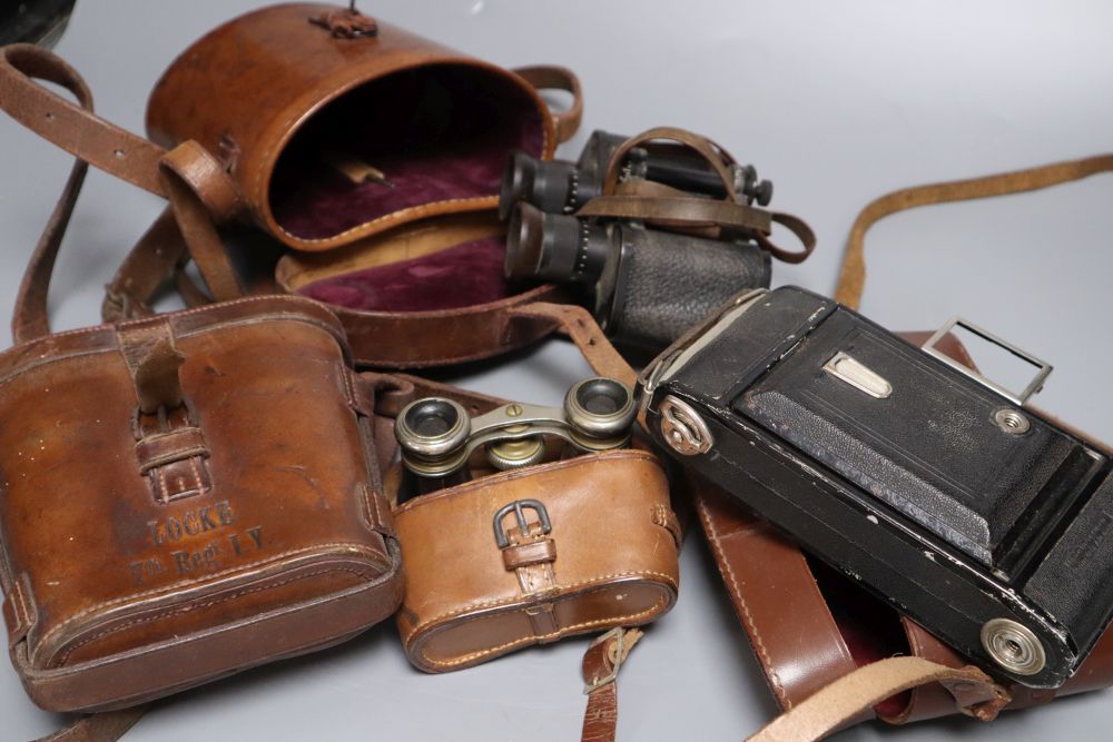 A pair of cased opera glasses, two pairs of cased binoculars and a Zeiss Ikon Nettar cased camera - Image 5 of 5