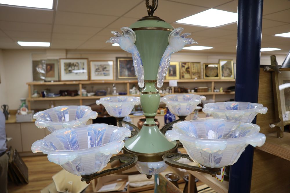 A vintage French gilt metal and opalescent glass mounted six light electrolier, diameter 79cm, - Bild 10 aus 11