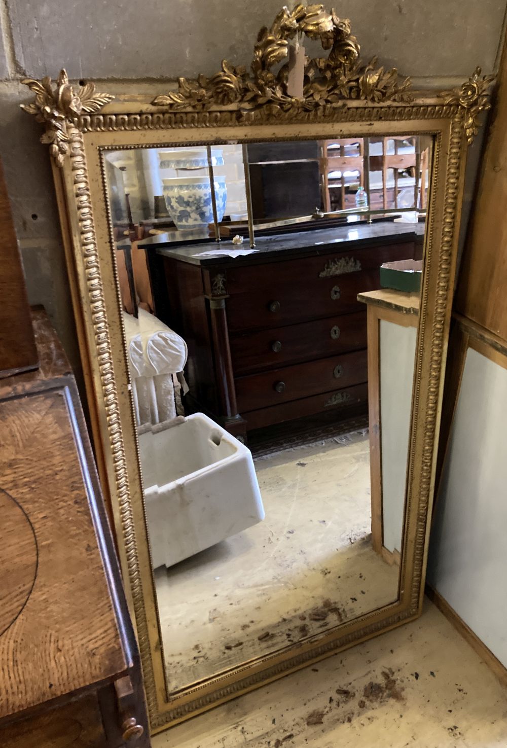 A Victorian giltwood and gesso pier glass, width 85cm, height 145cm - Bild 3 aus 5