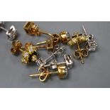 Four assorted pairs of 18ct white or yellow metal, solitaire diamond set ear studs & a pair of 750