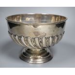 An Edwardian demi-fluted silver rose bowl, by Walker & Hall, Sheffield, 1901, diameter 20.5cm, 21.
