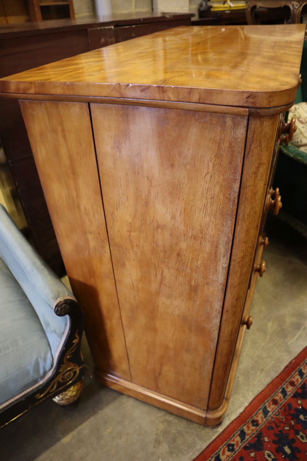 A Victorian satin walnut chest of drawers, width 112cm, depth 53cm, height 114cm - Image 3 of 3