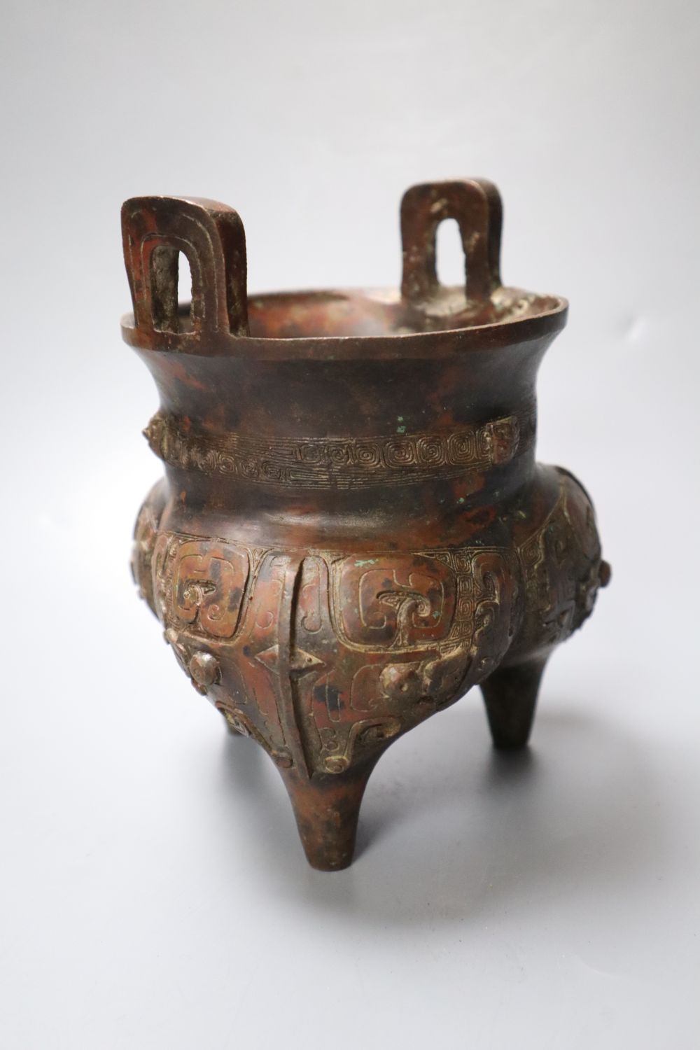 A Chinese archaistic bronze tripod vessel, 16cm - Image 2 of 5