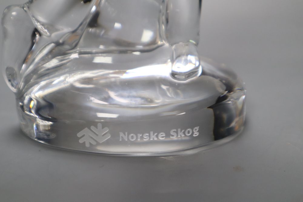 A Baccarat glass model of a golfer, inscribed Norske Skog, 24cmCONDITION: Good condition - Image 3 of 3