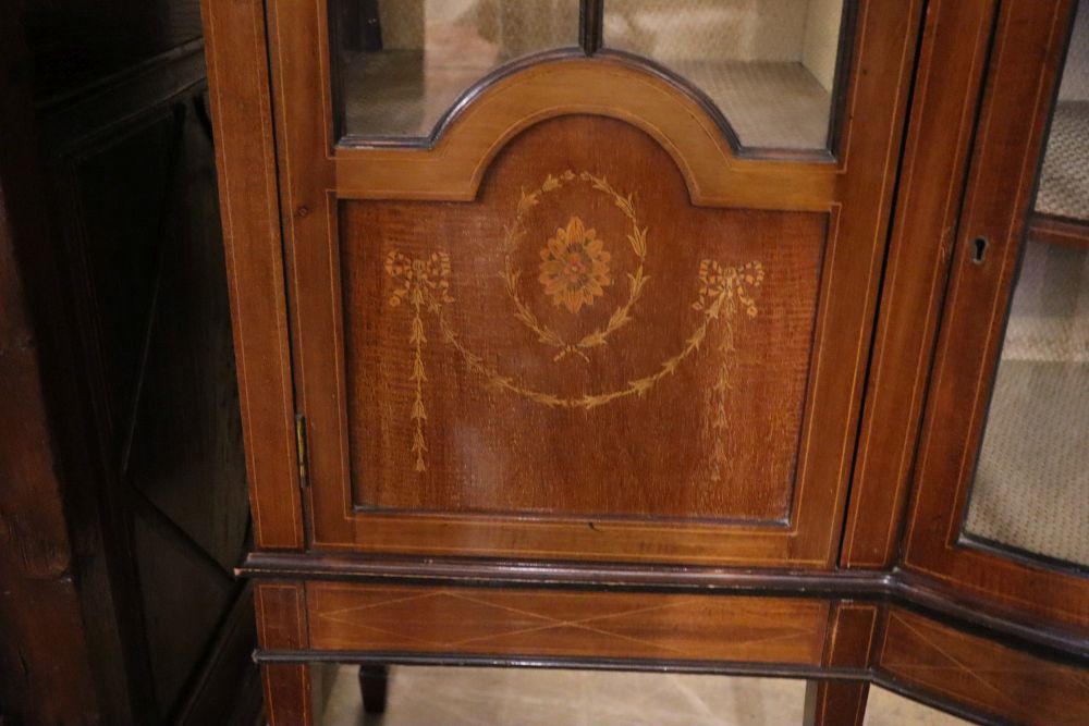An Edwardian marquetry inlaid mahogany bow fronted display cabinet - Image 2 of 3