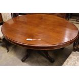 A Victorian mahogany tilt-top oval loo table, width 134cm depth 100cm height 74cm