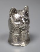 A modern silver novelty vesta case, modelled as the head of a cat, London, 1990, 35mm.