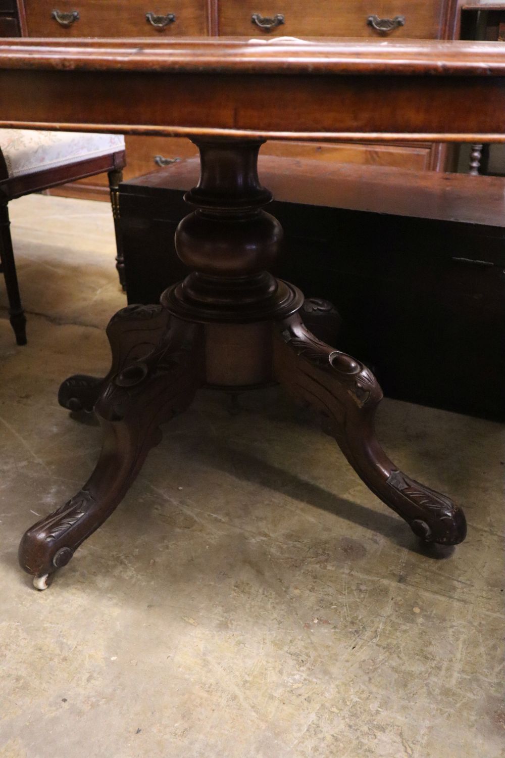 A Victorian mahogany tilt-top oval loo table, width 134cm depth 100cm height 74cm - Image 2 of 4