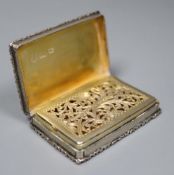 A Victorian silver rectangular vinaigrette, Edward Smith, Birmingham, 1840, 5cm.CONDITION: Tired