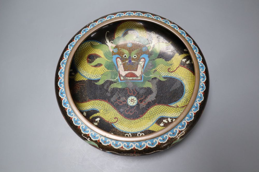 An early 20th century Chinese 'dragon' bowl, a box and cover and a ginger jar and cover, largest - Image 7 of 8