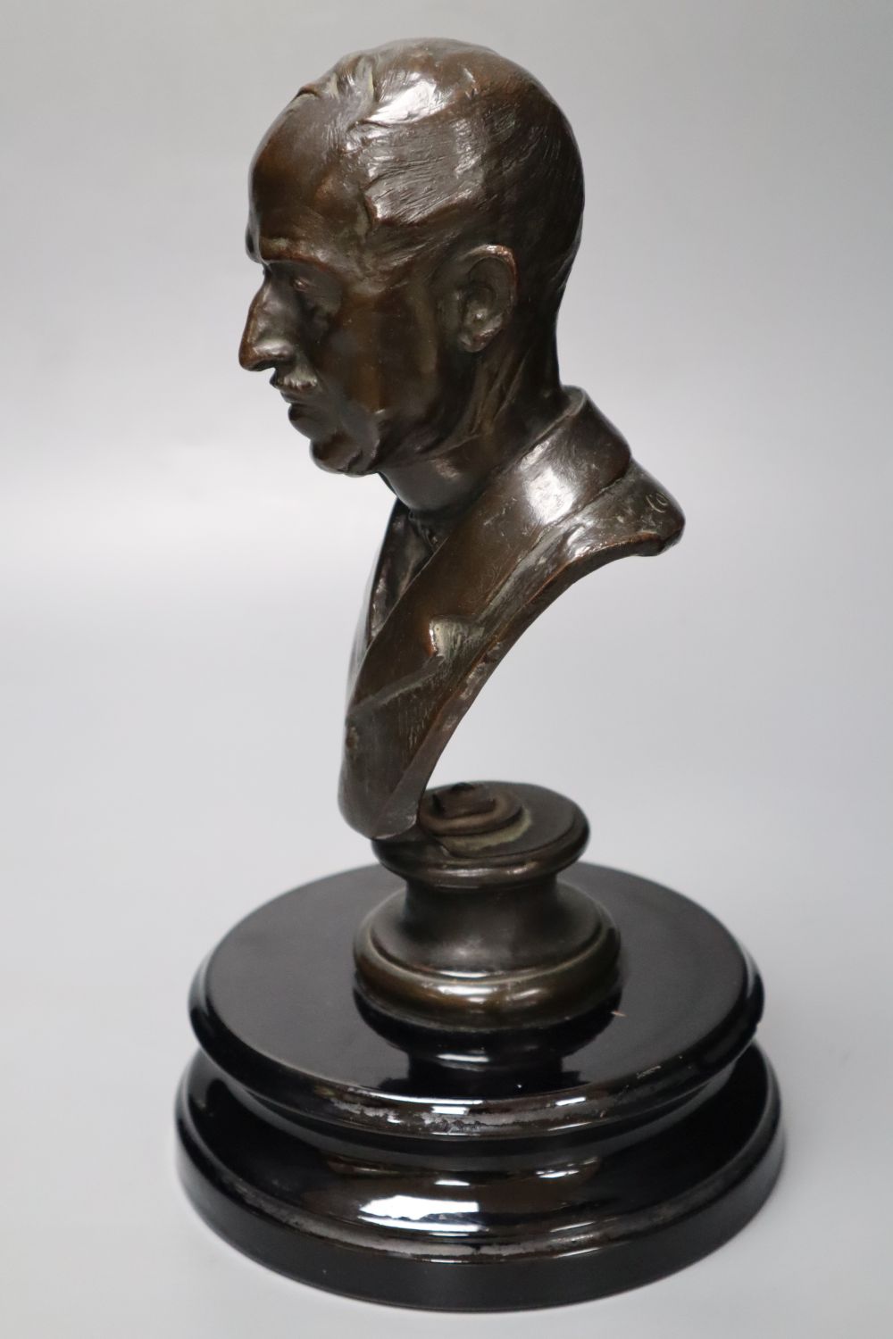 Conrad Dressler (1856-1940). A cast bronze of an unidentified gentleman, possible Morton Stanley, - Image 2 of 6