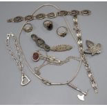 Mixed jewellery including 925 and niello bracelet, silver 'Kate' brooch, etc.