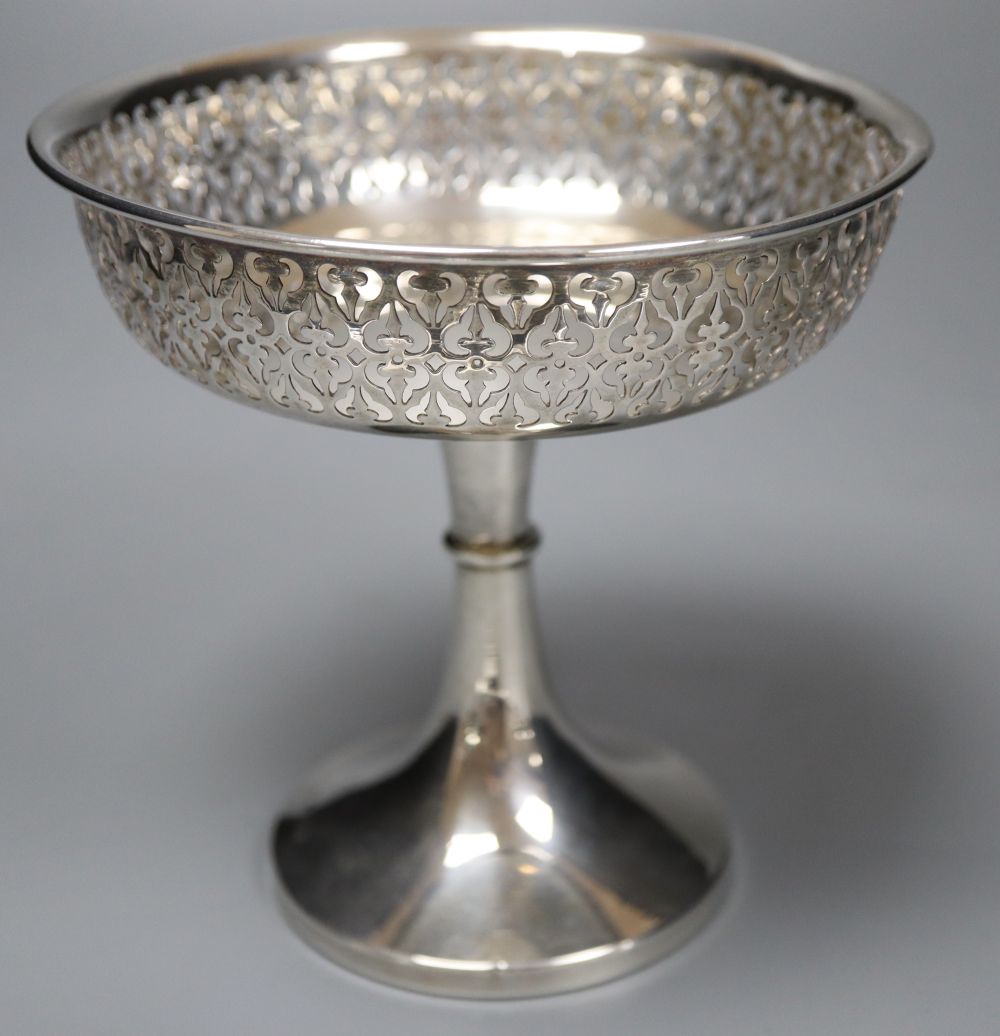 A George V silver tazza, Birmingham, 1911, height 13.7cm, weighted. - Image 2 of 5