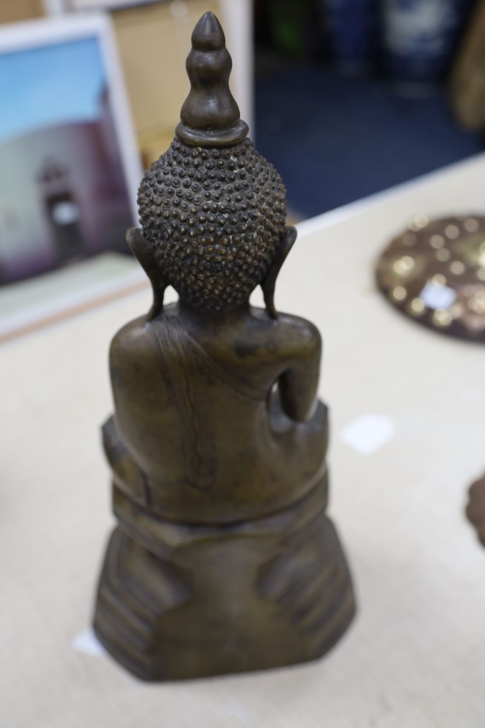 A Burmese bronze Buddha - Image 2 of 3