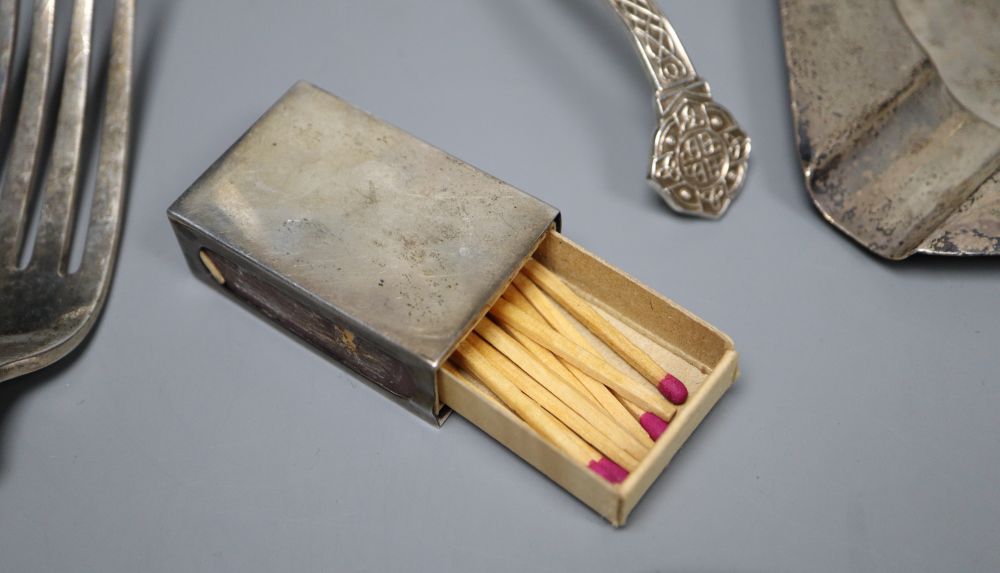 A silver-mounted ivory page turner and a miscellaneous silver items, comprising a set of three - Image 2 of 7