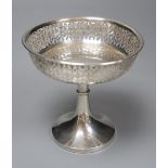 A George V silver tazza, Birmingham, 1911, height 13.7cm, weighted.